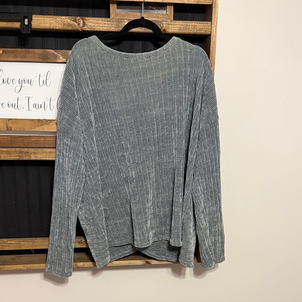 Easel Gray Ribbed Sweater